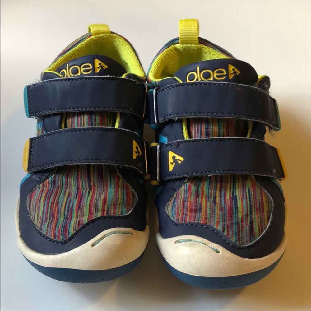 Plae shoes